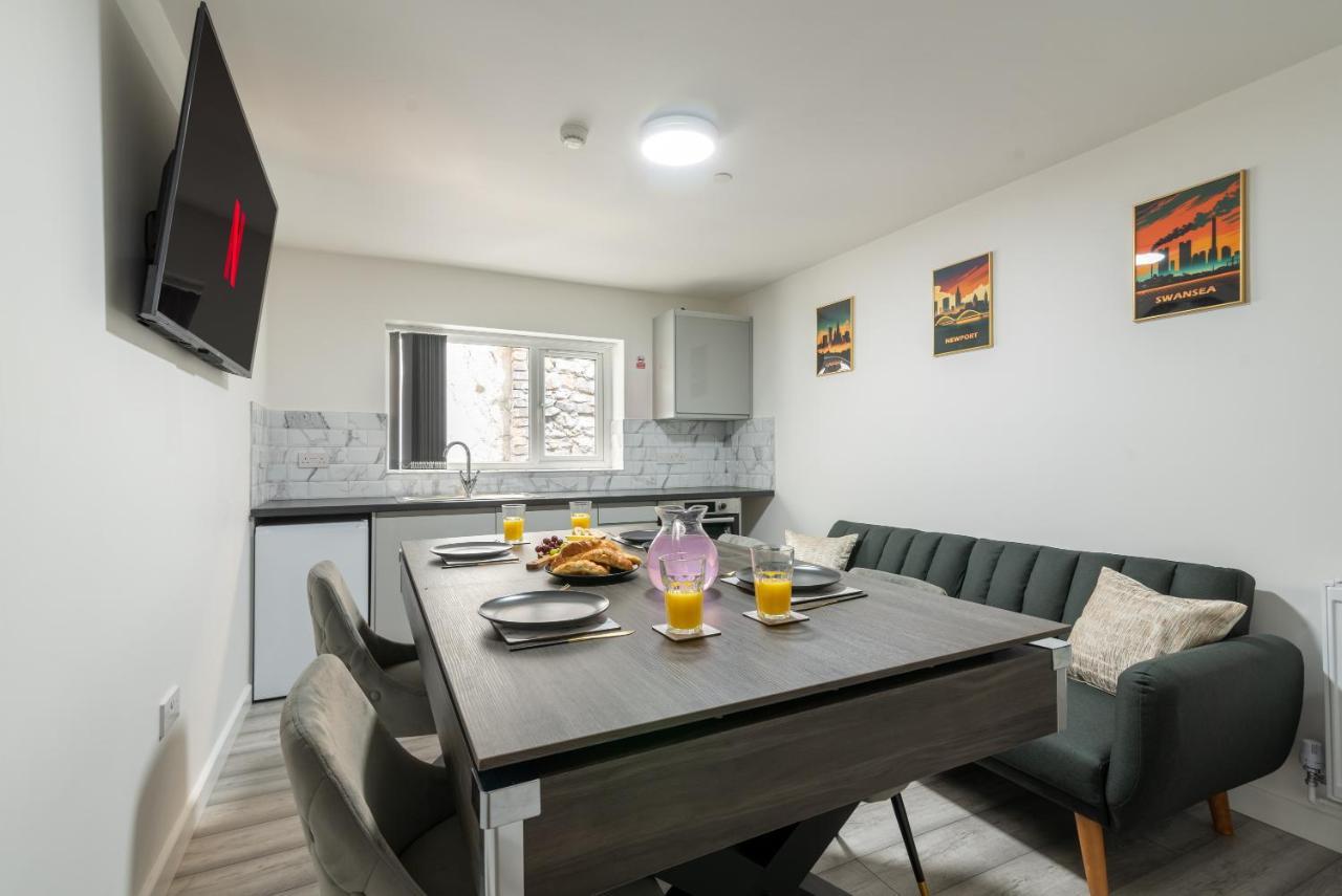 Exquisite Cardiff Apartments- With Garden Lounge & Games Room 외부 사진
