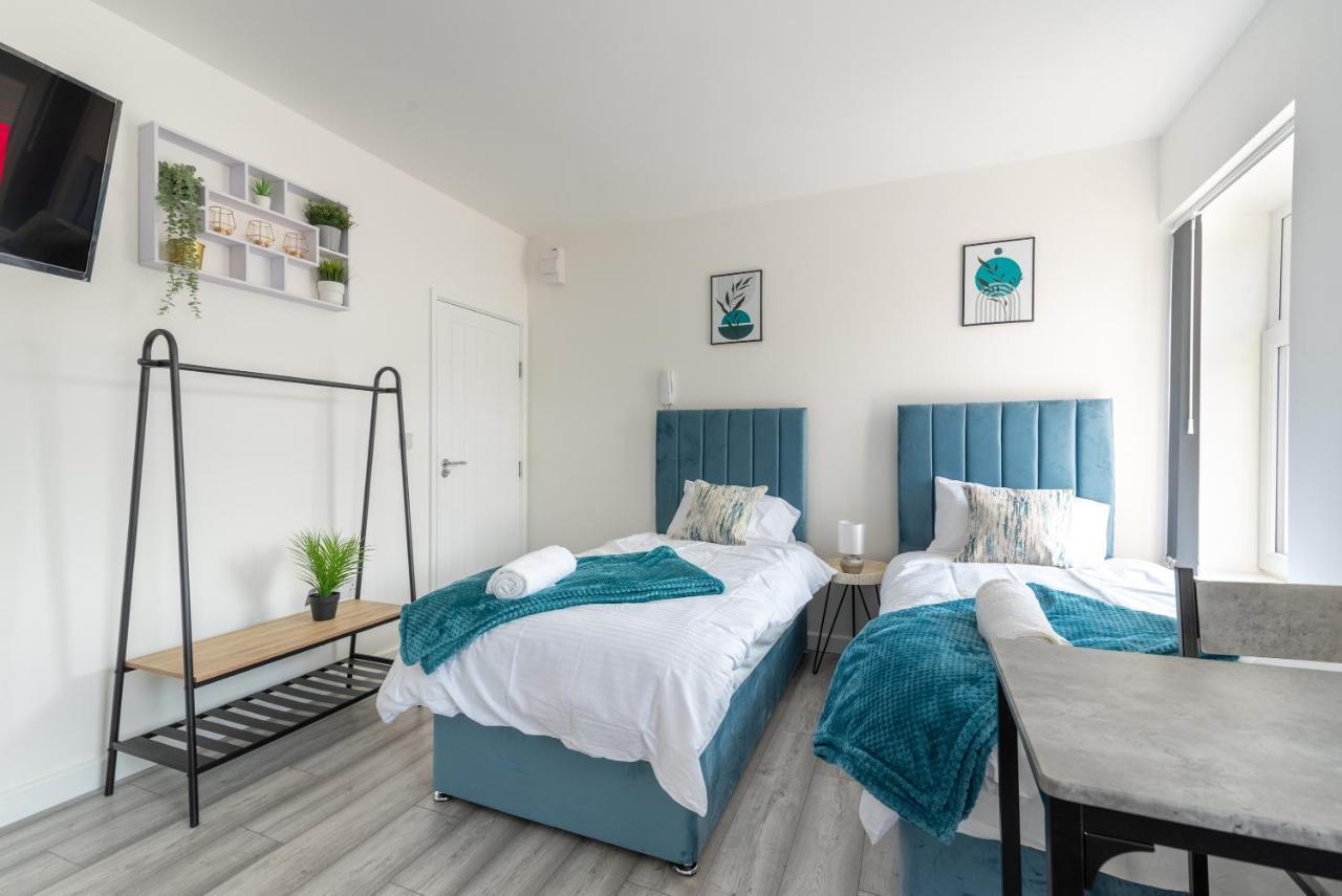 Exquisite Cardiff Apartments- With Garden Lounge & Games Room 외부 사진