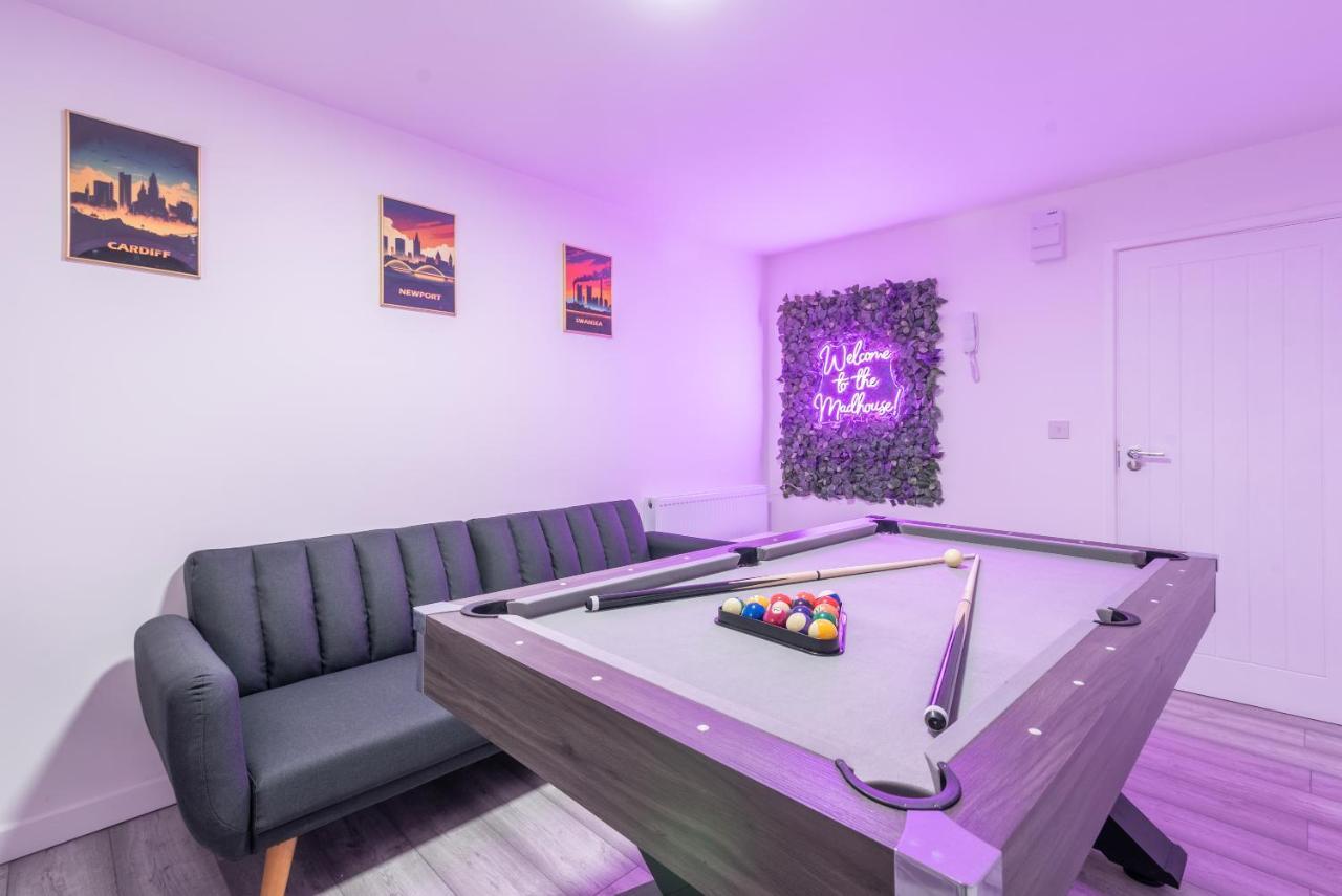 Exquisite Cardiff Apartments- With Garden Lounge & Games Room 외부 사진