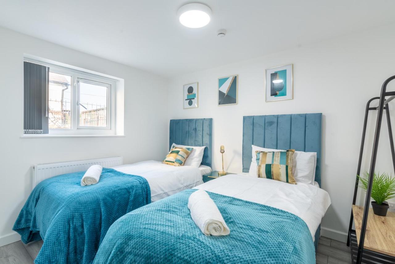 Exquisite Cardiff Apartments- With Garden Lounge & Games Room 외부 사진