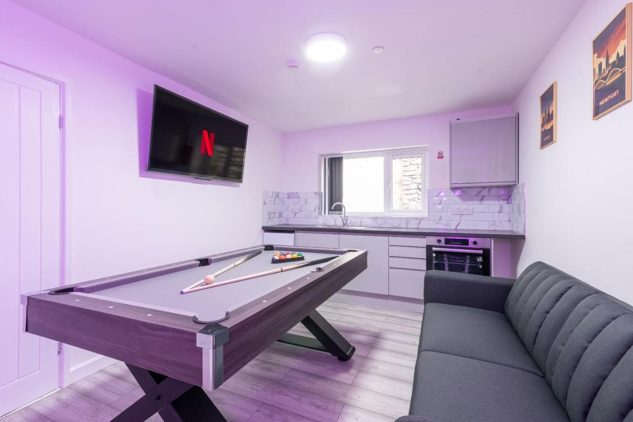 Exquisite Cardiff Apartments- With Garden Lounge & Games Room 외부 사진