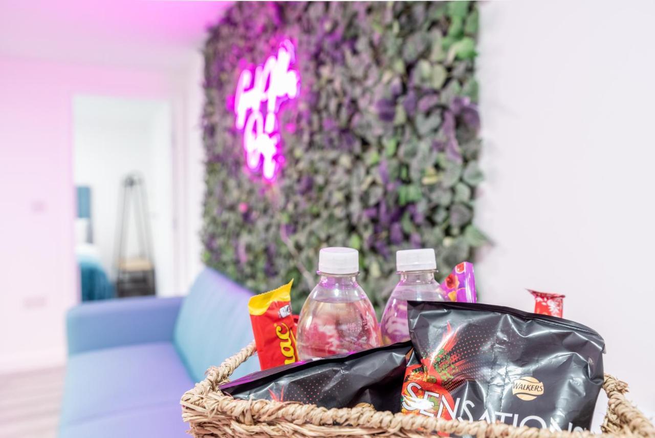 Exquisite Cardiff Apartments- With Garden Lounge & Games Room 외부 사진