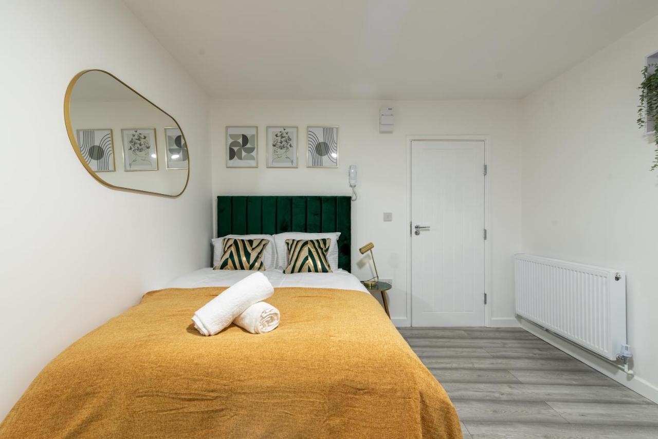 Exquisite Cardiff Apartments- With Garden Lounge & Games Room 외부 사진