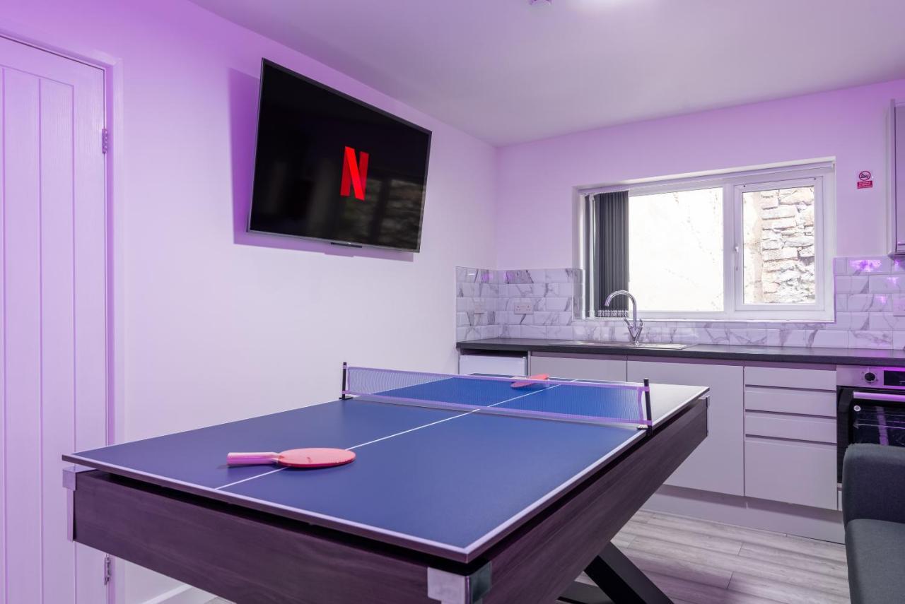 Exquisite Cardiff Apartments- With Garden Lounge & Games Room 외부 사진