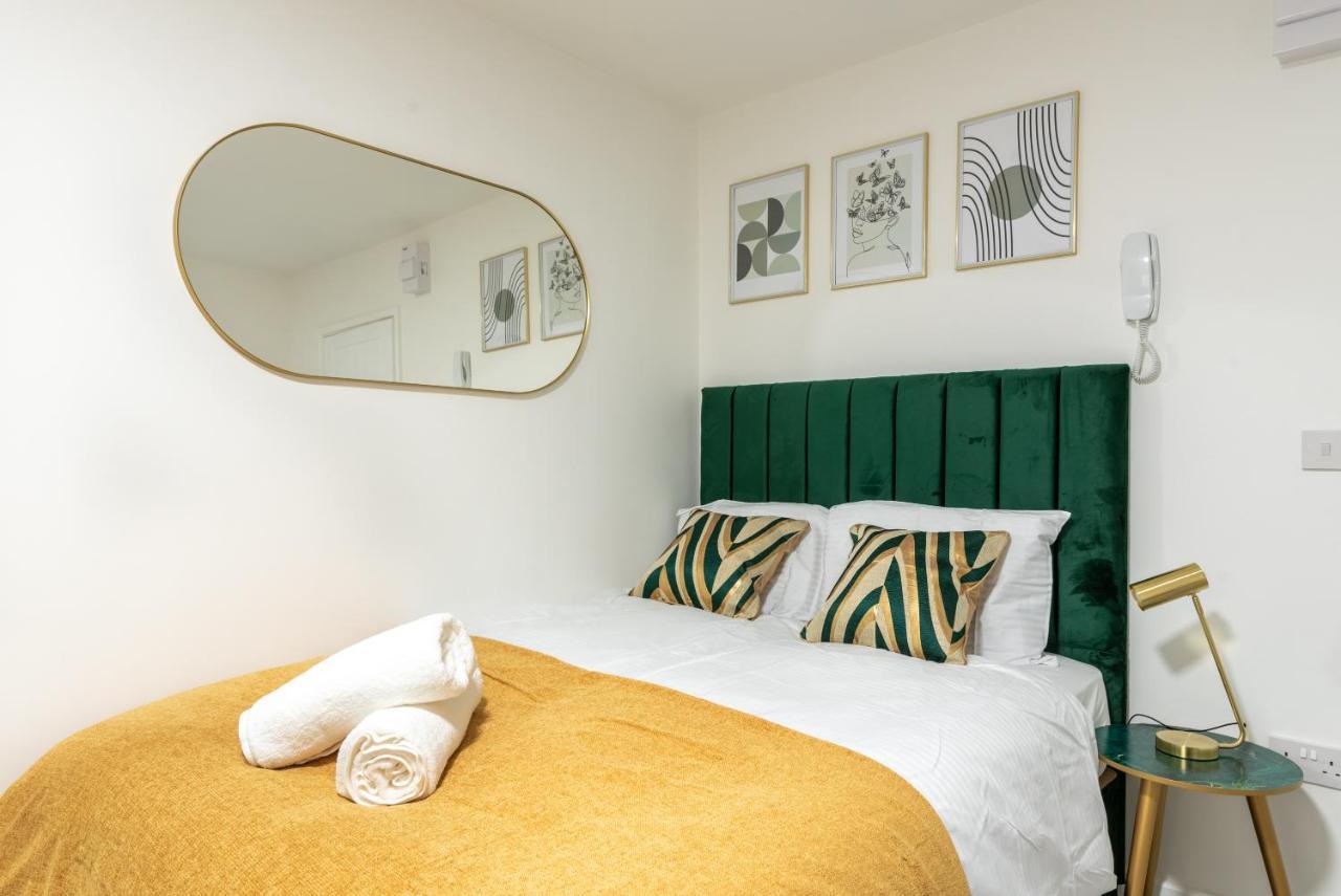 Exquisite Cardiff Apartments- With Garden Lounge & Games Room 외부 사진