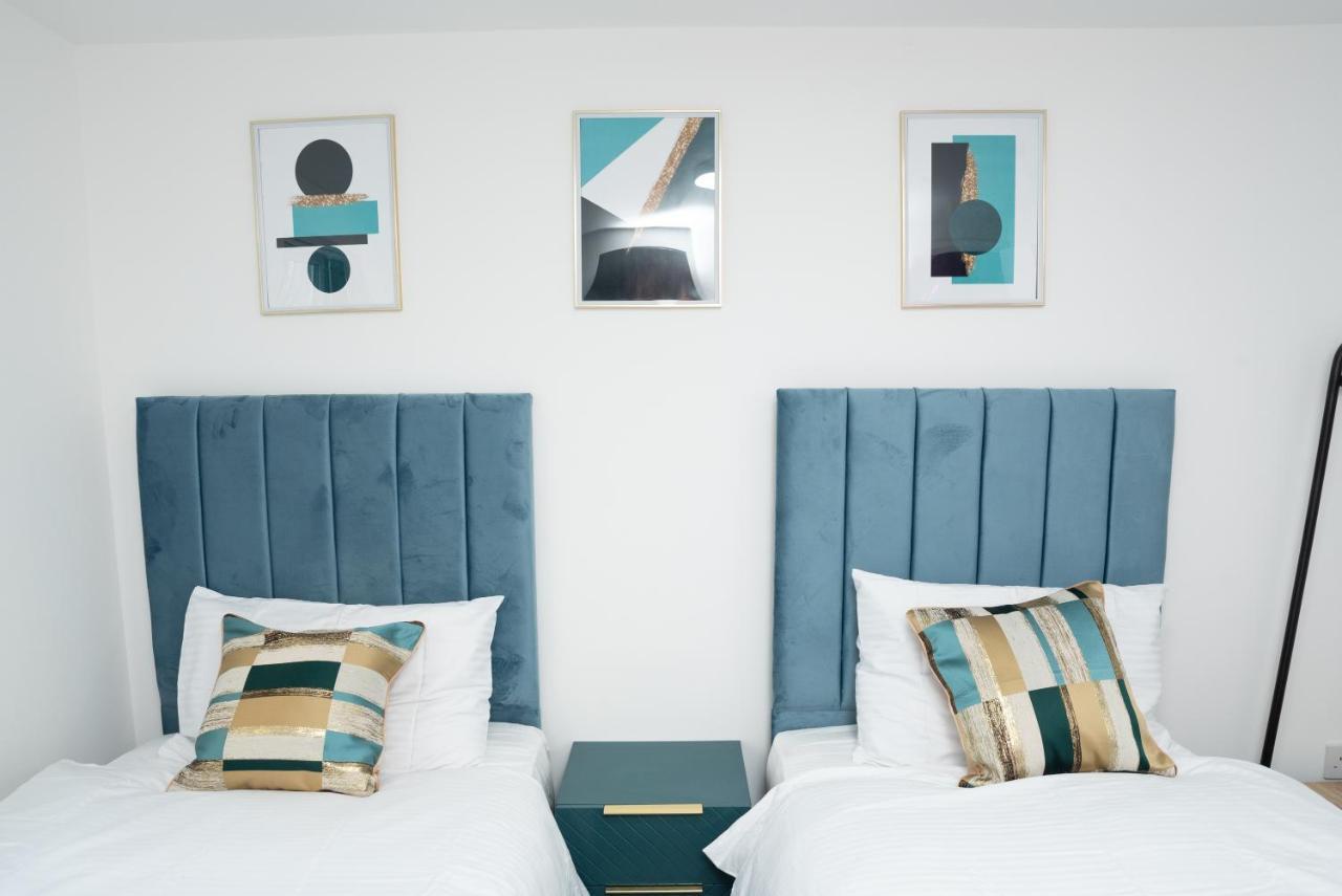 Exquisite Cardiff Apartments- With Garden Lounge & Games Room 외부 사진