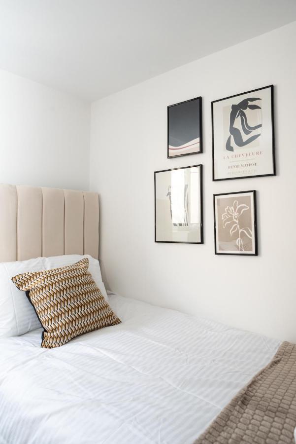 Exquisite Cardiff Apartments- With Garden Lounge & Games Room 외부 사진