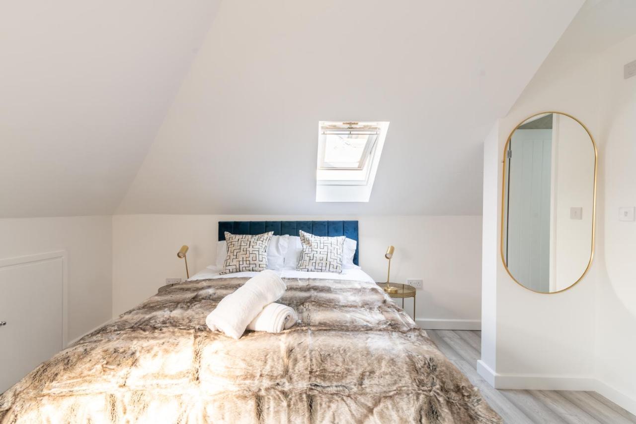Exquisite Cardiff Apartments- With Garden Lounge & Games Room 외부 사진